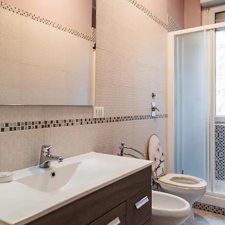 Lorenteggio Balcony Flat Milano