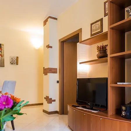 Lorenteggio Balcony Flat Appartamento