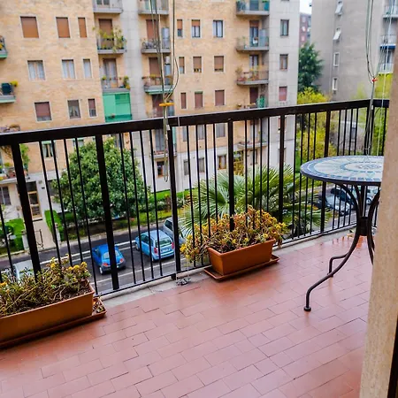 Lorenteggio Balcony Flat * Milano