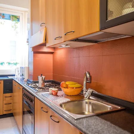 Appartamento Lorenteggio Balcony Flat *